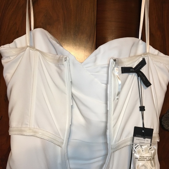 BCBG MaxAzria Strapless Dress. Size 6 - Picture 8 of 8